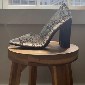 ✨Latex shell Pumps 👠8.5